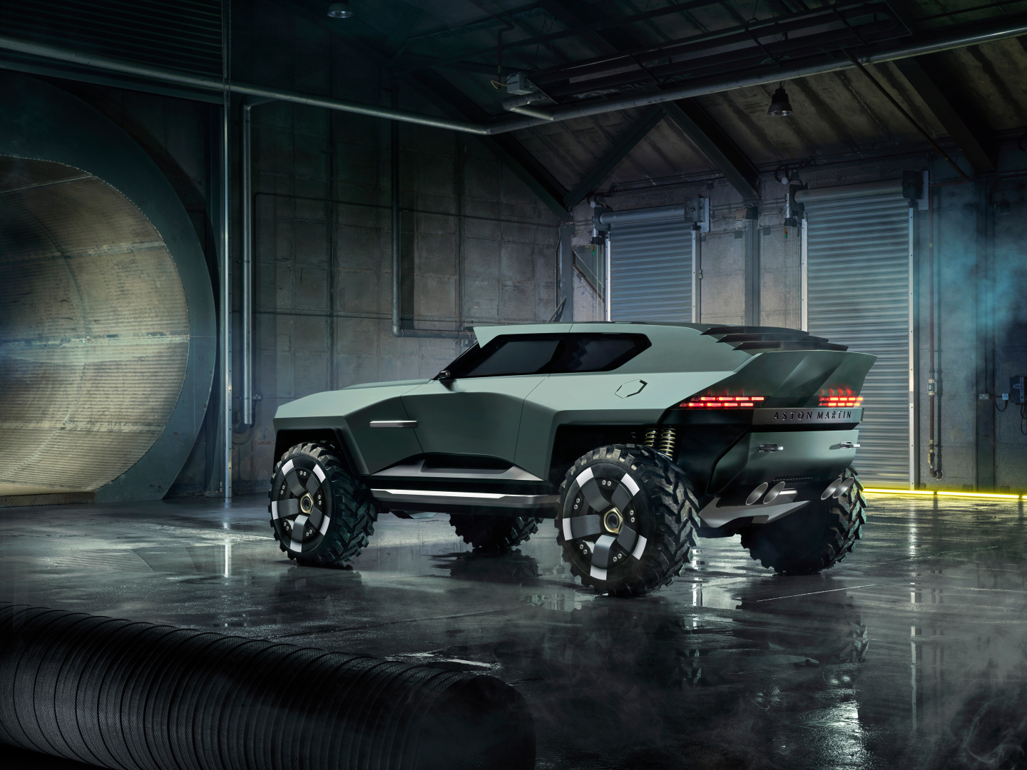 SMALL_AstonMartin Dreadnought_02
